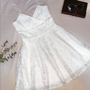 This is a brand new, never used, Francesca’s dress.